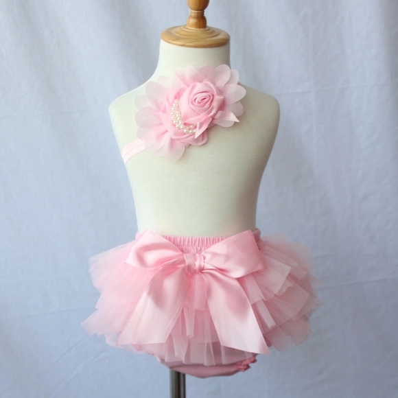Baby Pink Bloomers Set 💗 (NEW) - Picture 3 of 9